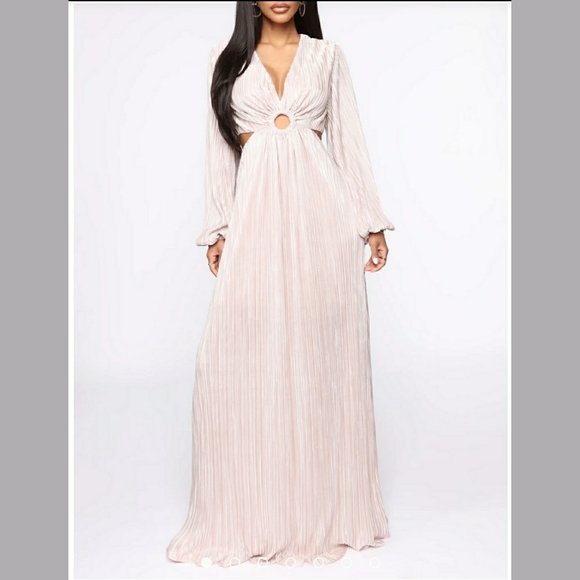 New! Pleated Maxi dress in Taupe - Picture 3 of 7